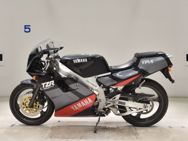 Yamaha TZR250-3