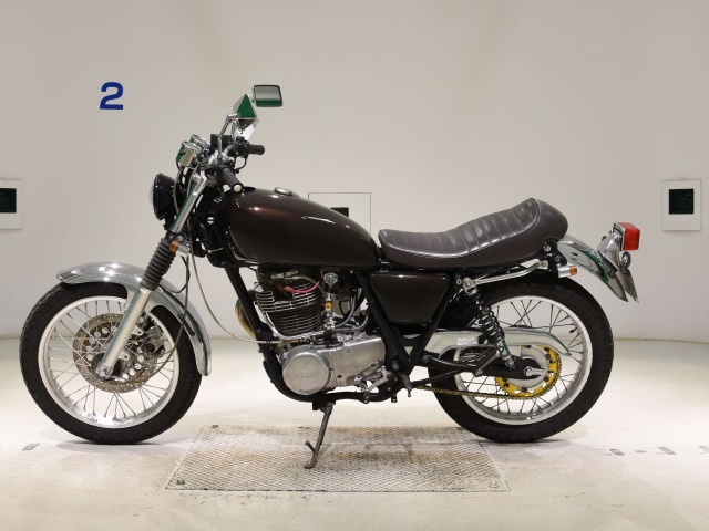 Yamaha SR400-3