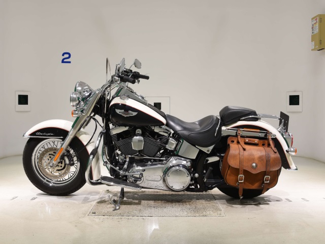 Harley-Davidson Softail Deluxe FLSTN1580