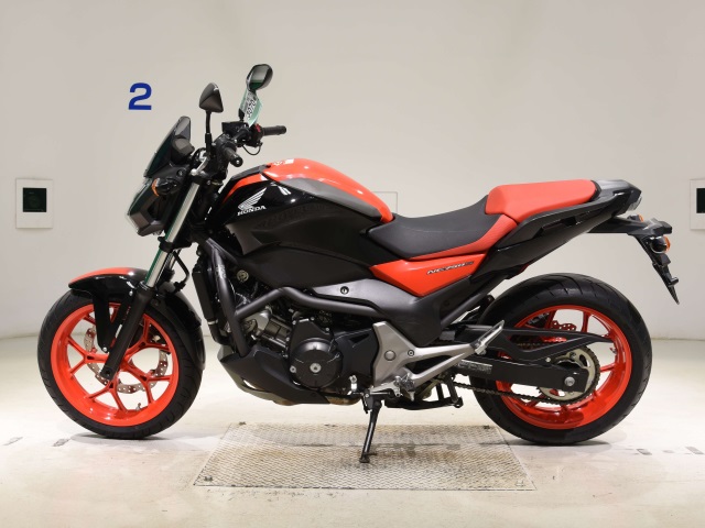 Honda NC750S-2