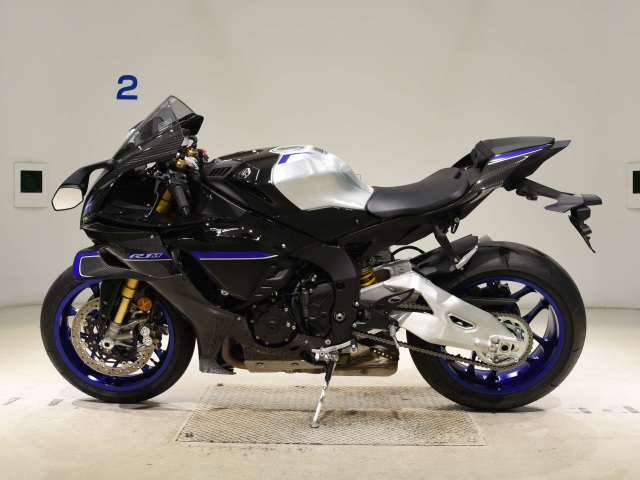 Yamaha YZF-R1M