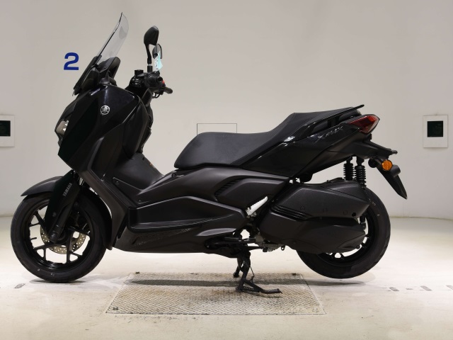 Yamaha X-MAX250-2