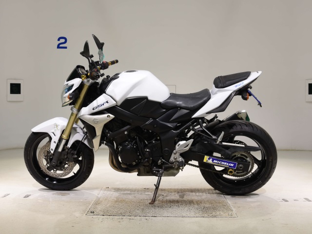 Suzuki GSR750