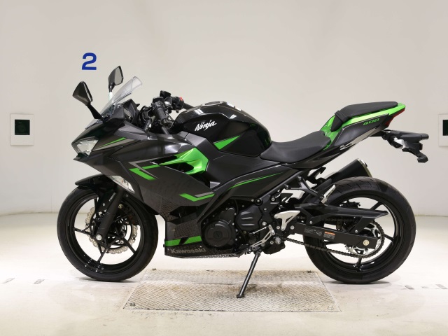 Kawasaki NINJA400-2