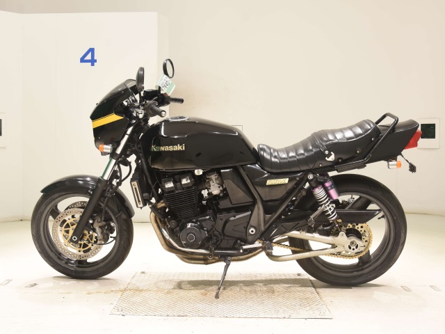 Kawasaki ZRX400