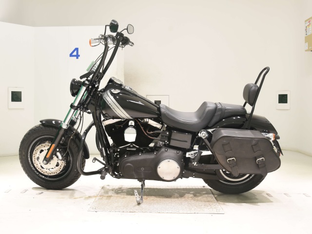 Harley-Davidson Dyna Fat Bob FXDF1580
