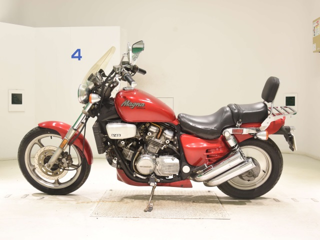 Honda V45 MAGNA