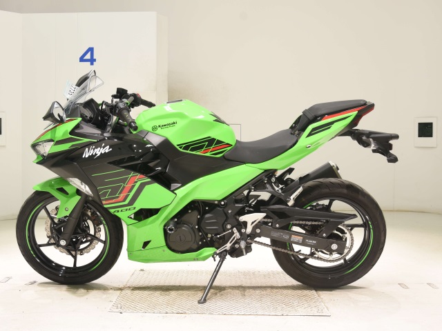 Kawasaki NINJA400-2