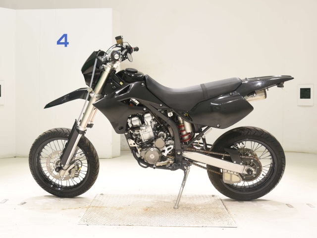 Kawasaki D-TRACKER