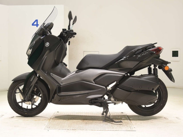 Yamaha X-MAX250-2