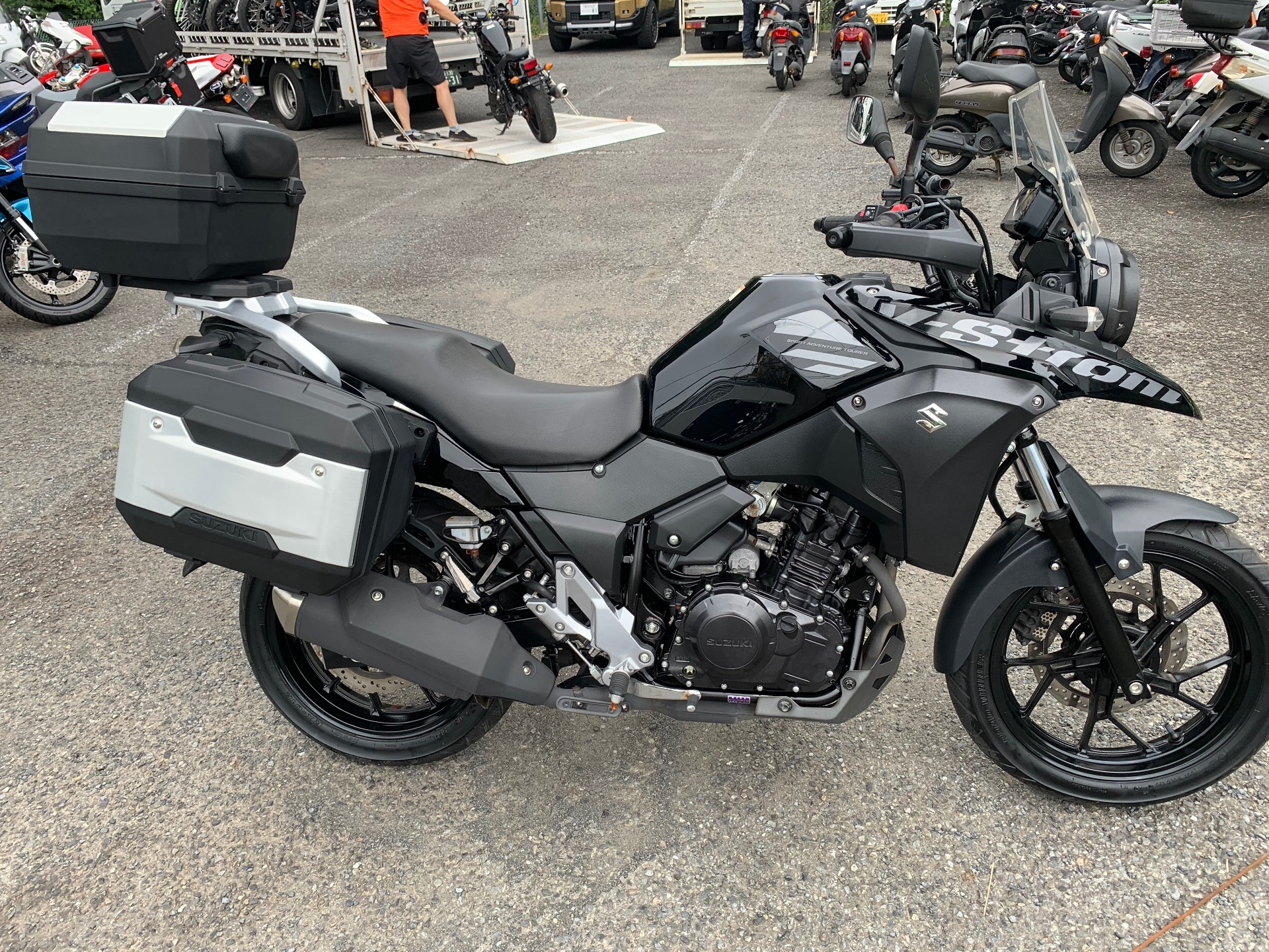 Suzuki V-STROM 250