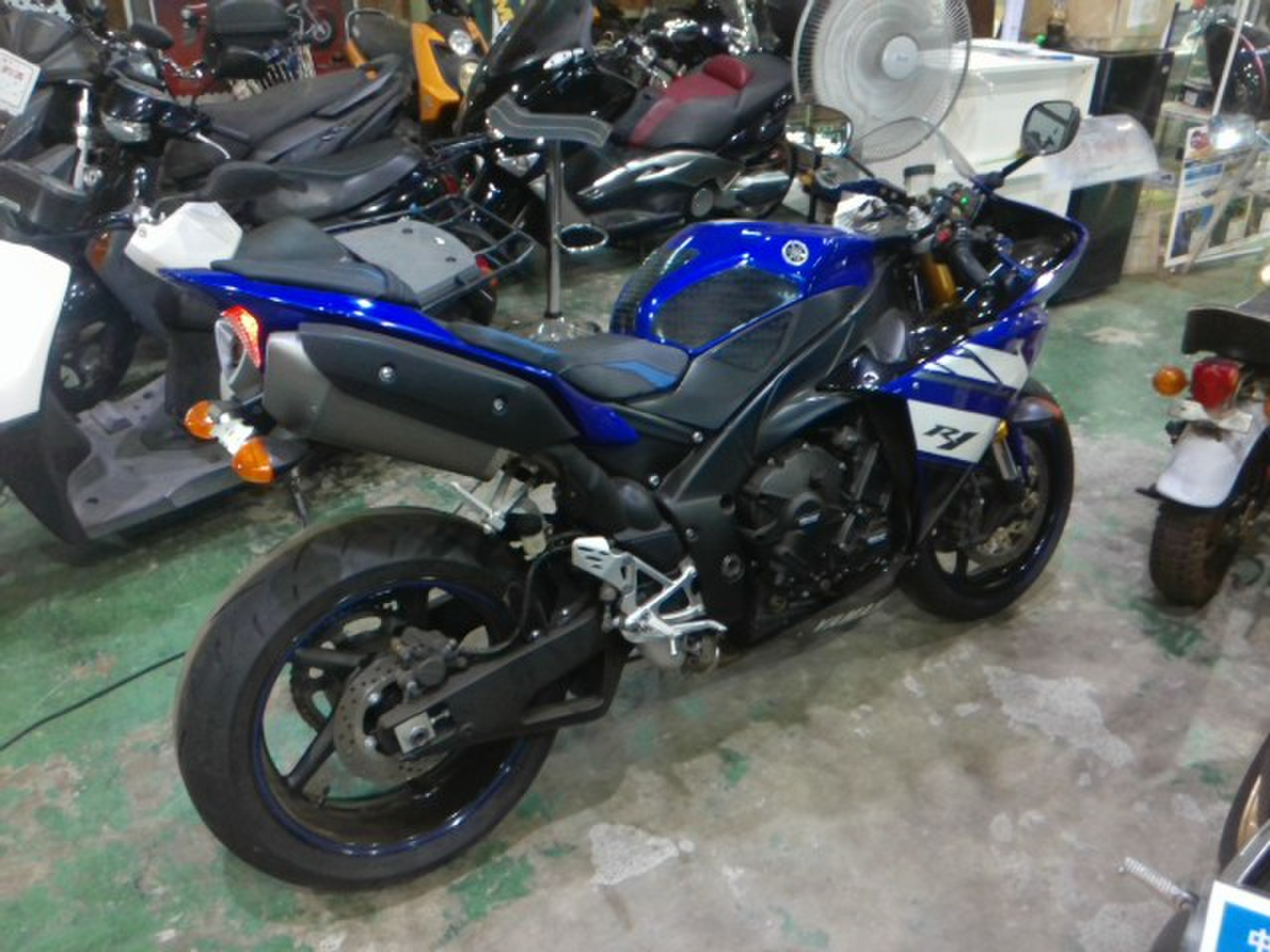 Yamaha YZF-R1