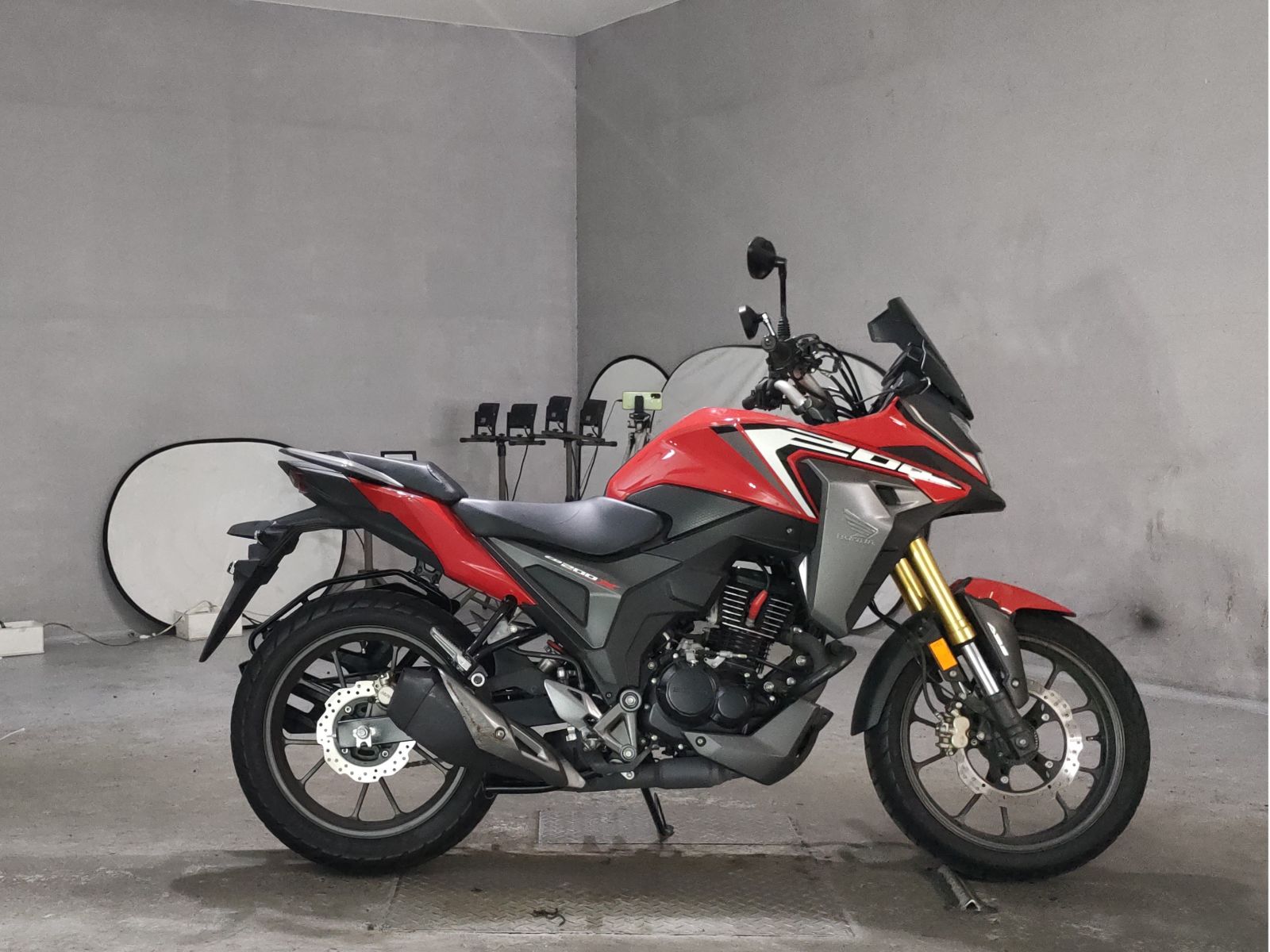 Honda CB200X