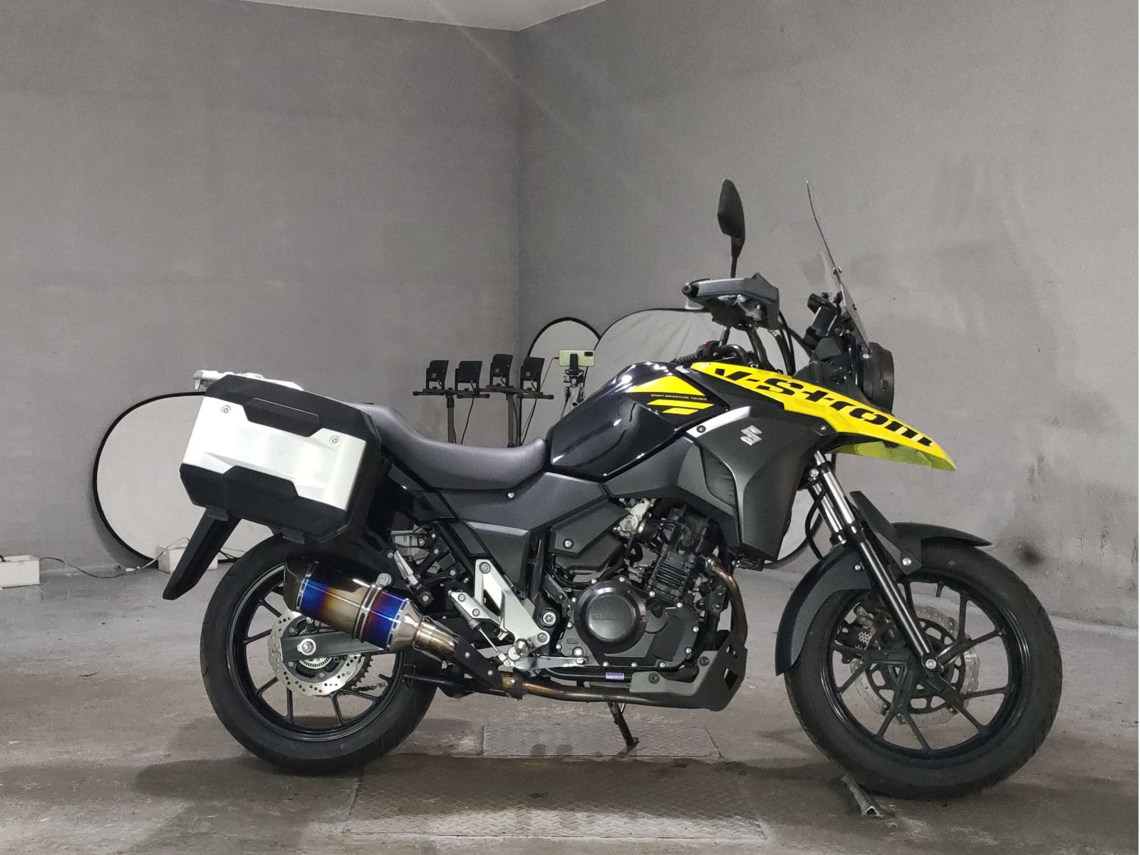 Suzuki V-STROM 250