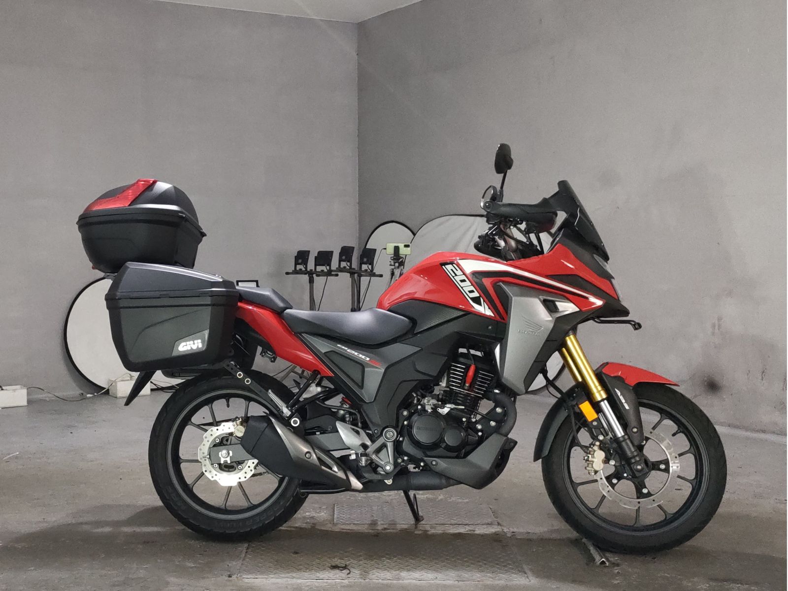 Honda CB200X