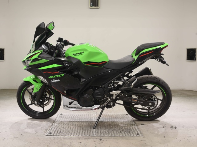 Kawasaki NINJA400-2