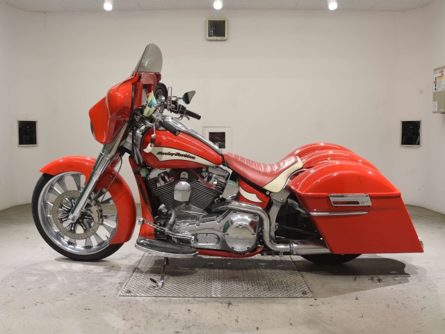 Harley-Davidson Softail FLST1450