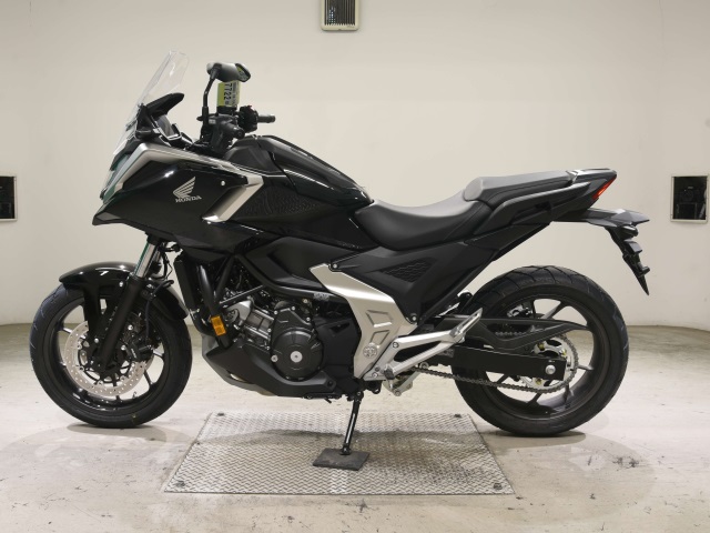 Honda NC750XD-3
