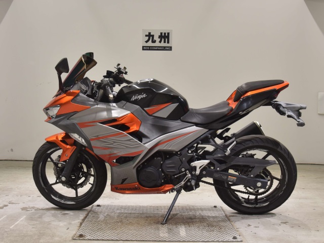 Kawasaki NINJA400-2