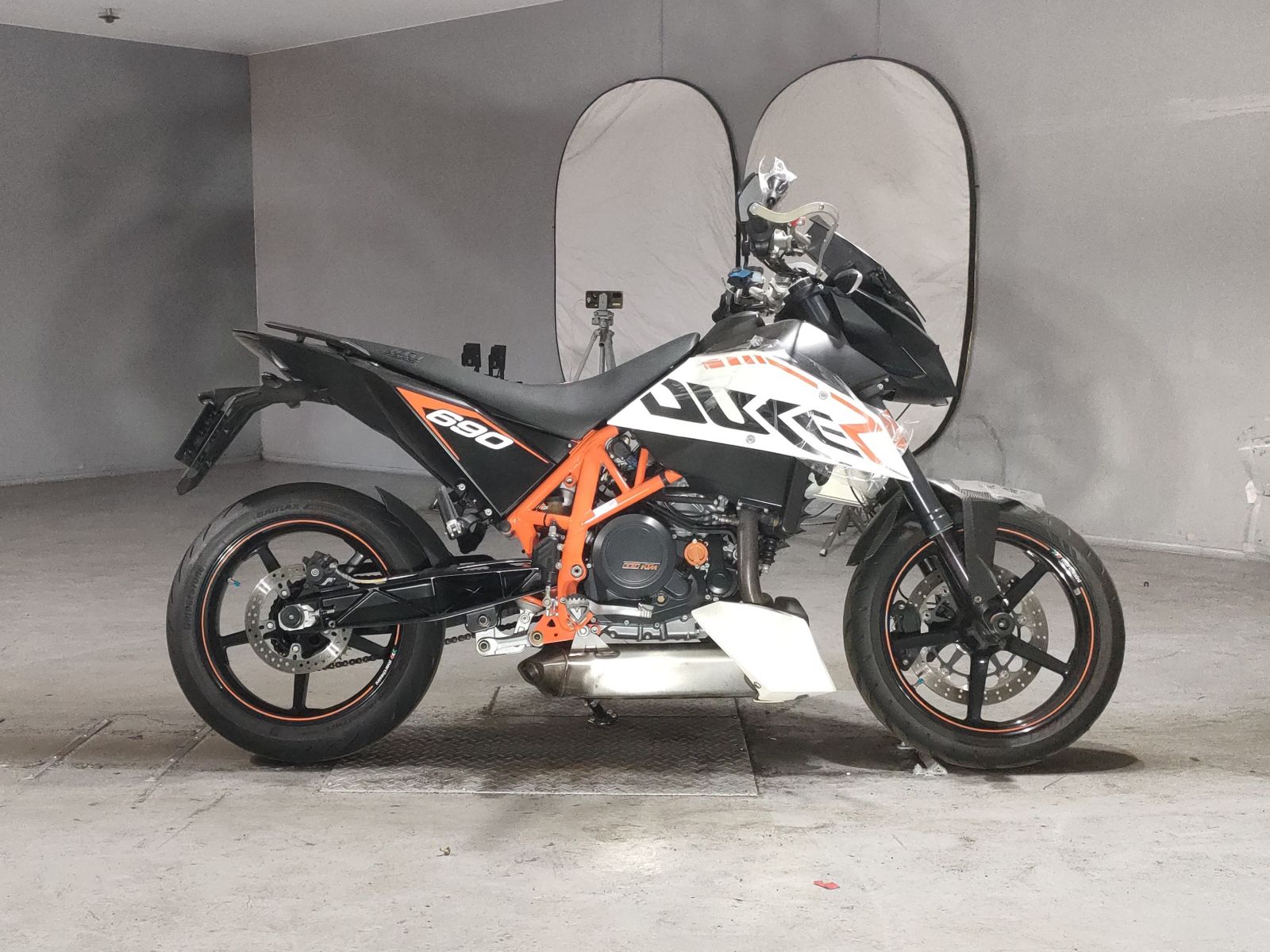 KTM 690 DUKE R