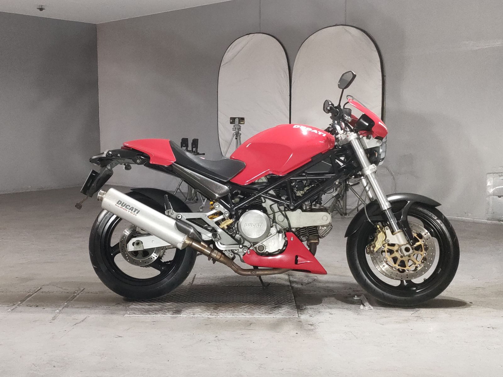 Ducati MONSTER 400