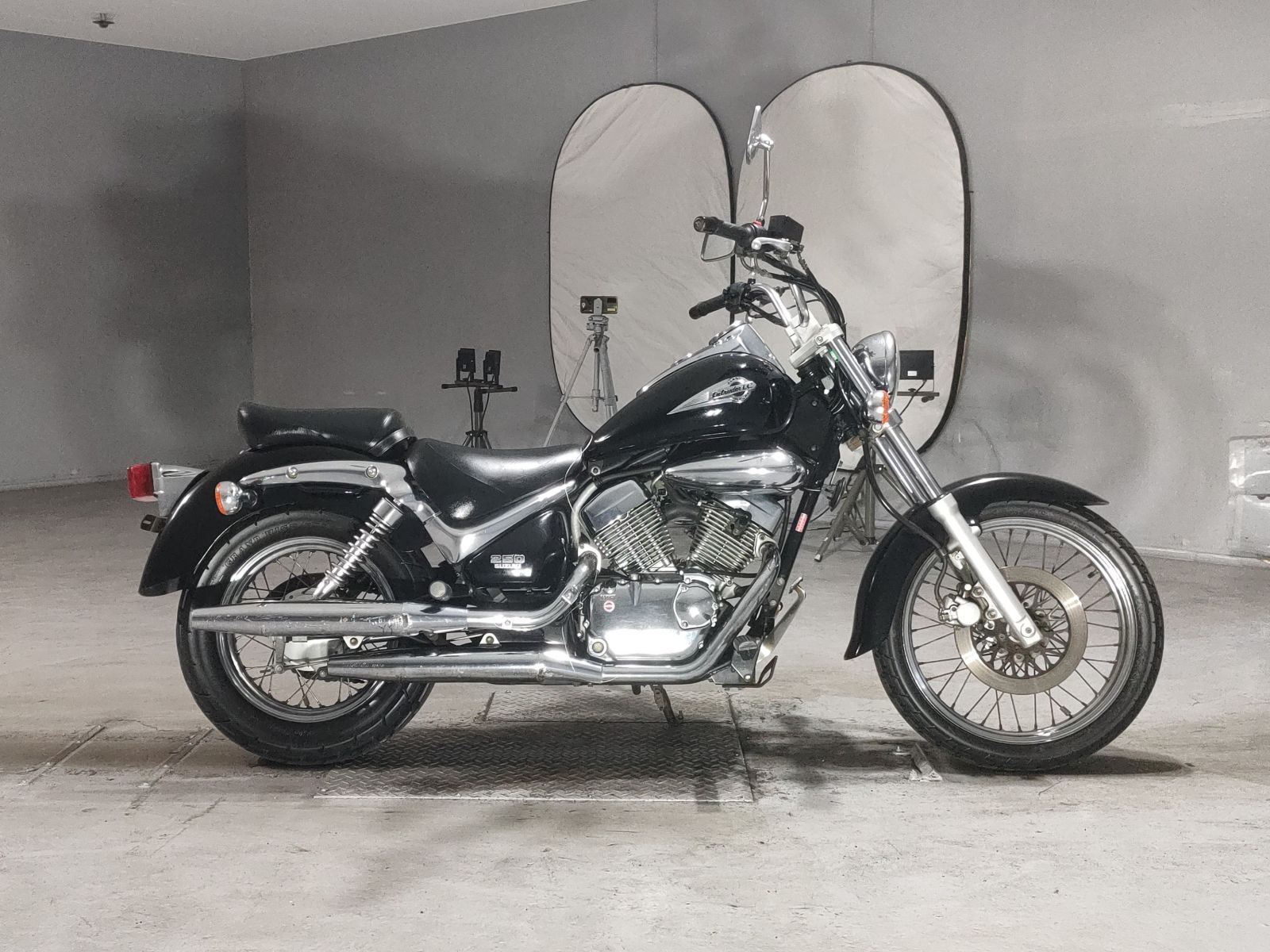 Suzuki INTRUDER 250