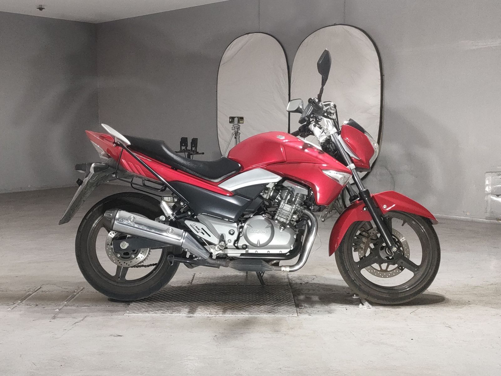 Suzuki GSR250