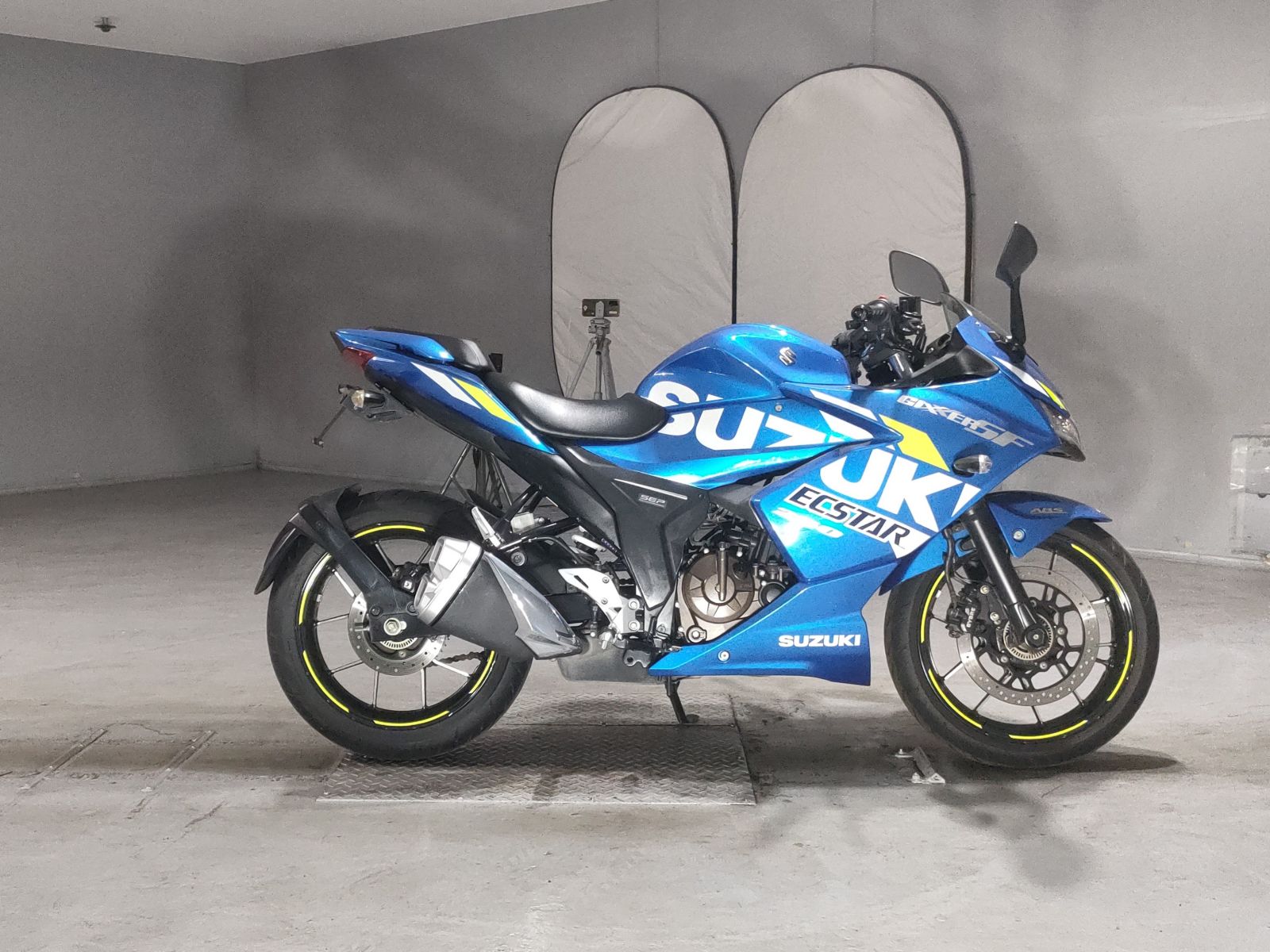 Suzuki GIXXER-SF250