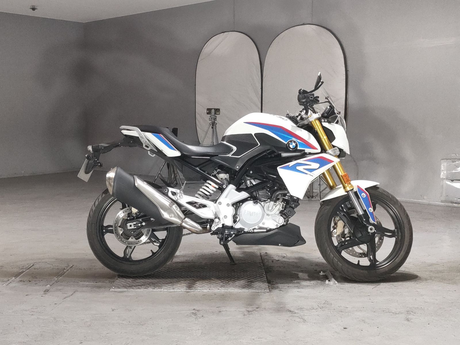BMW G310R