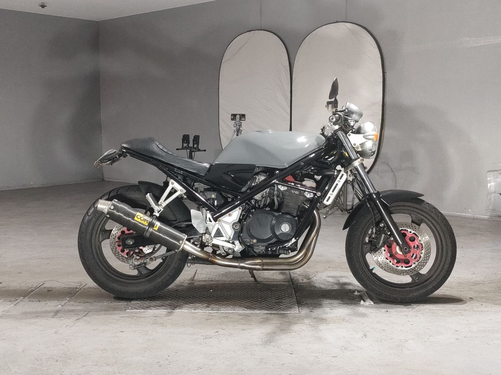 Suzuki BANDIT400-1