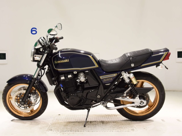 Kawasaki ZRX400