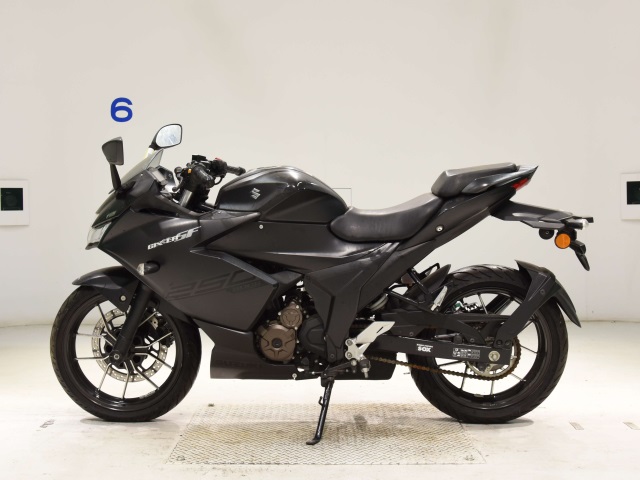 Suzuki GIXXER-250SF