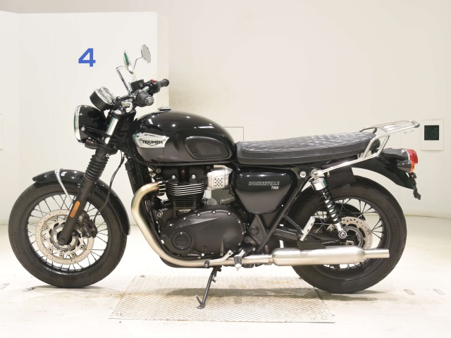 Triumph BONNEVILLE T100