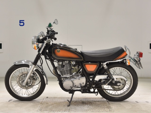 Yamaha SR400-3