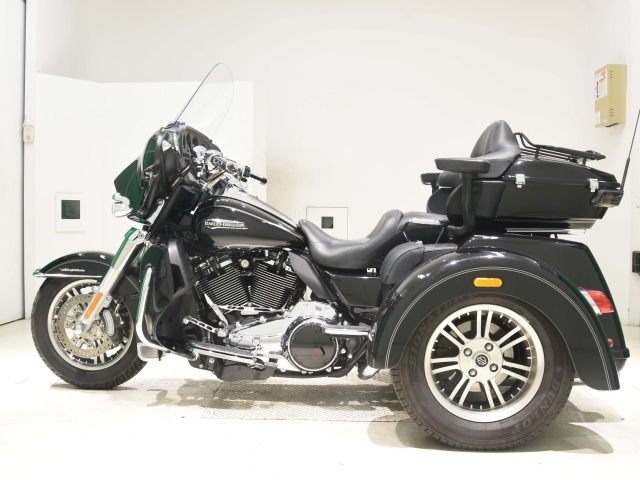 Harley-Davidson Tri Glide Ultra FLHTCUTG1750