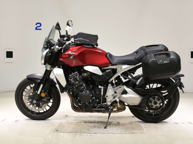 Honda CB1000R-2