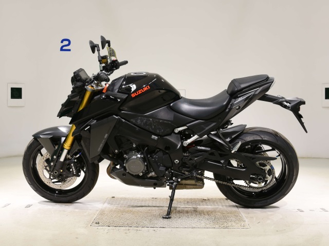 Suzuki GSX-S1000-2