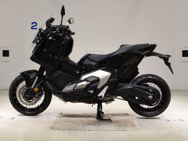 Honda X-ADV750-2