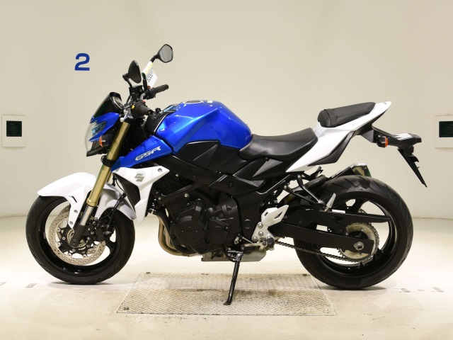Suzuki GSR750A