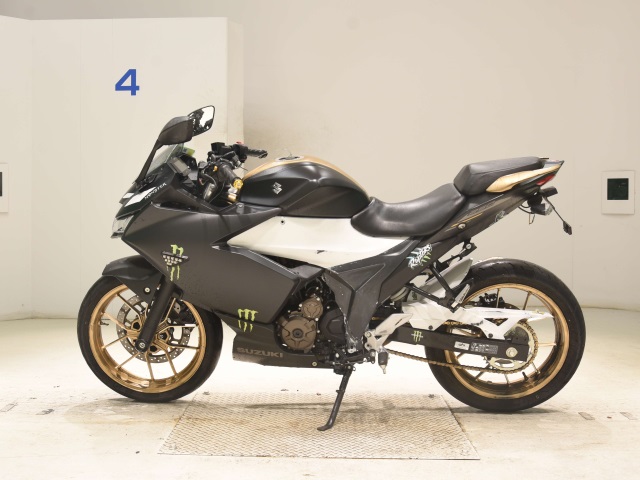Suzuki GIXXER-250SF