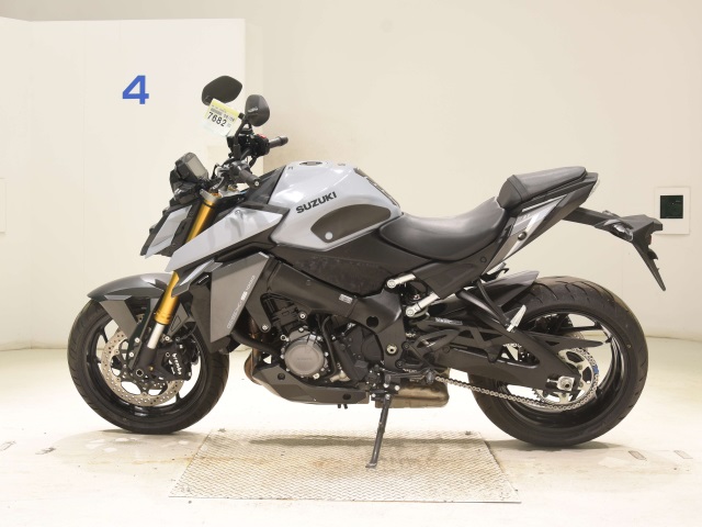 Suzuki GSX-S1000-2