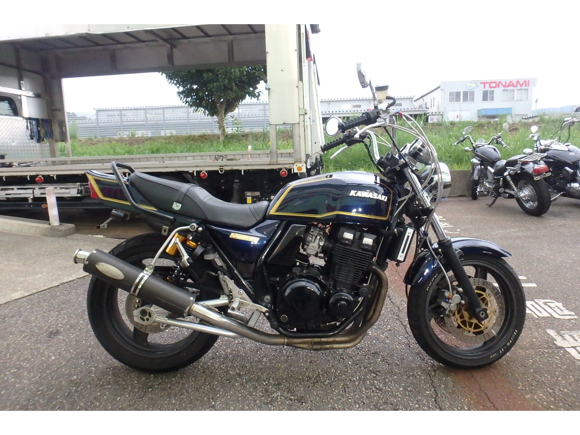Kawasaki ZRX400