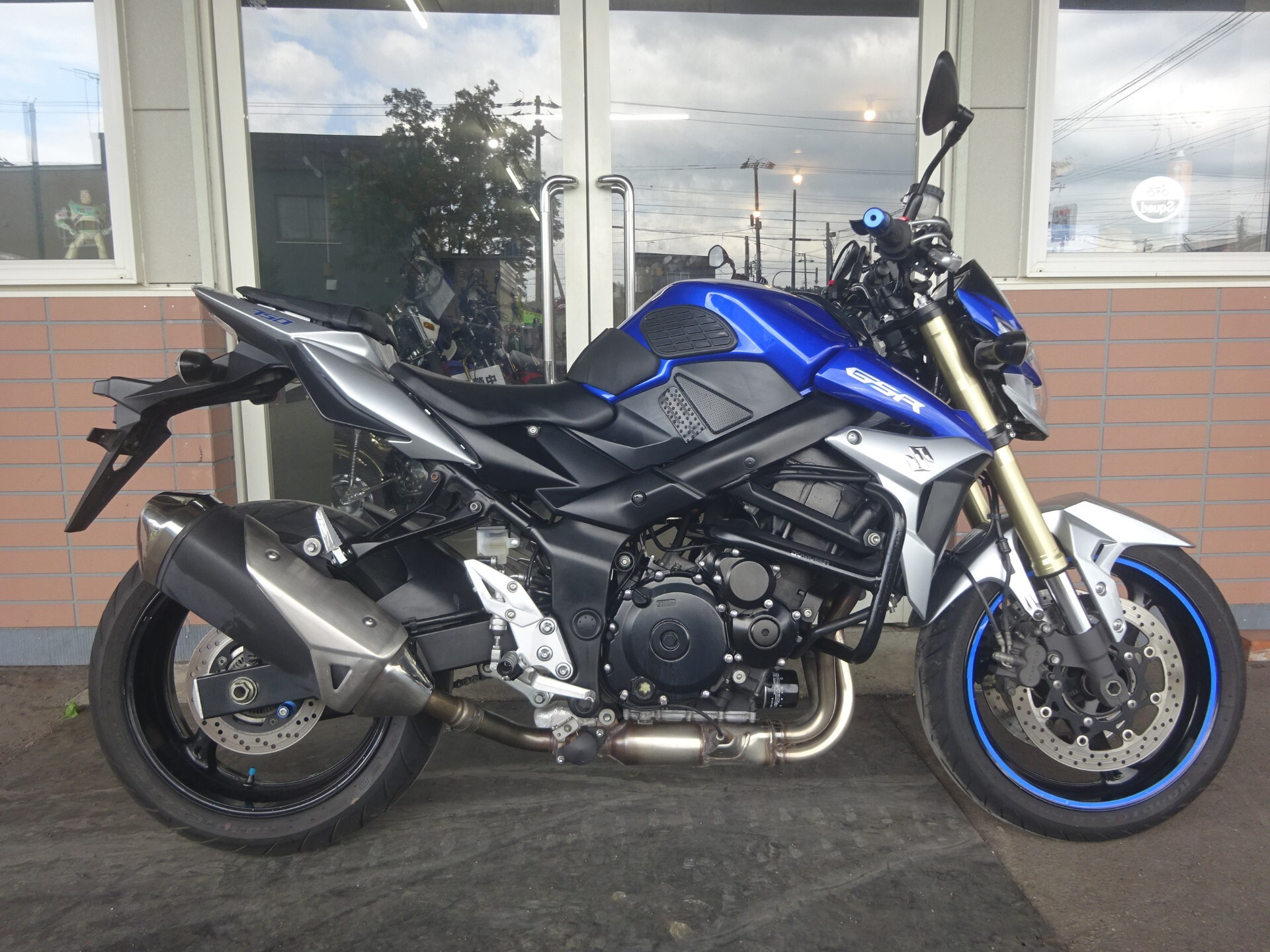 Suzuki GSR750