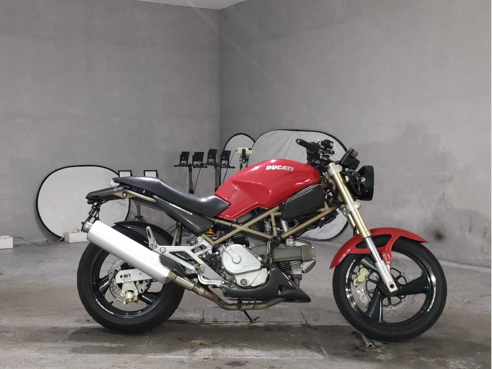 Ducati MONSTER 400