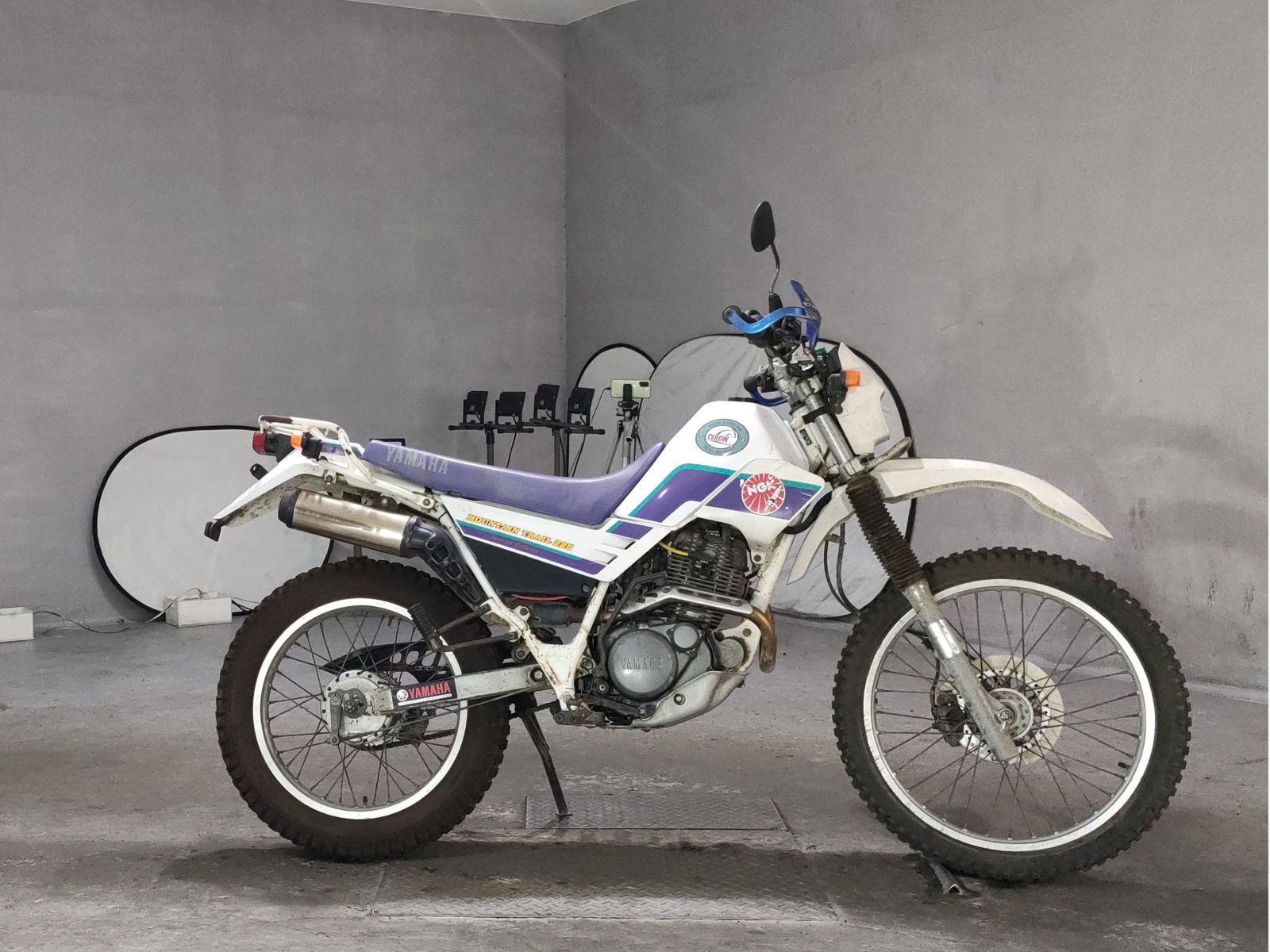 Yamaha SEROW 225