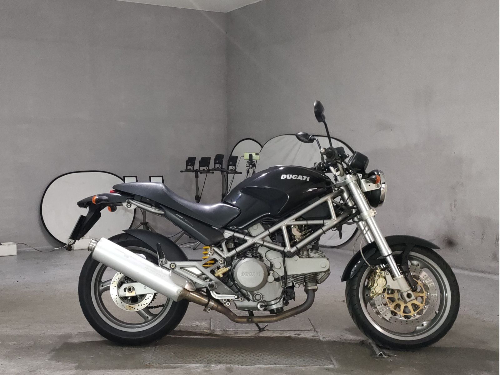 Ducati MONSTER 400