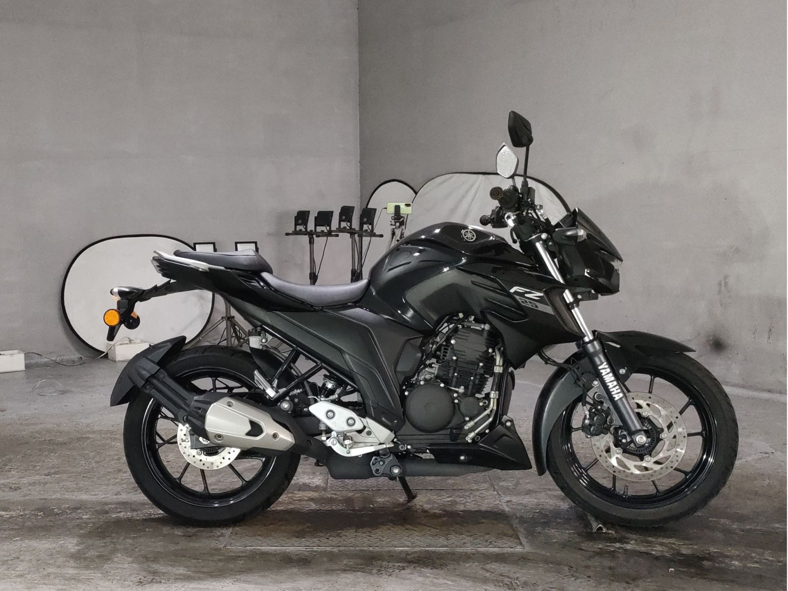 Yamaha FZ25