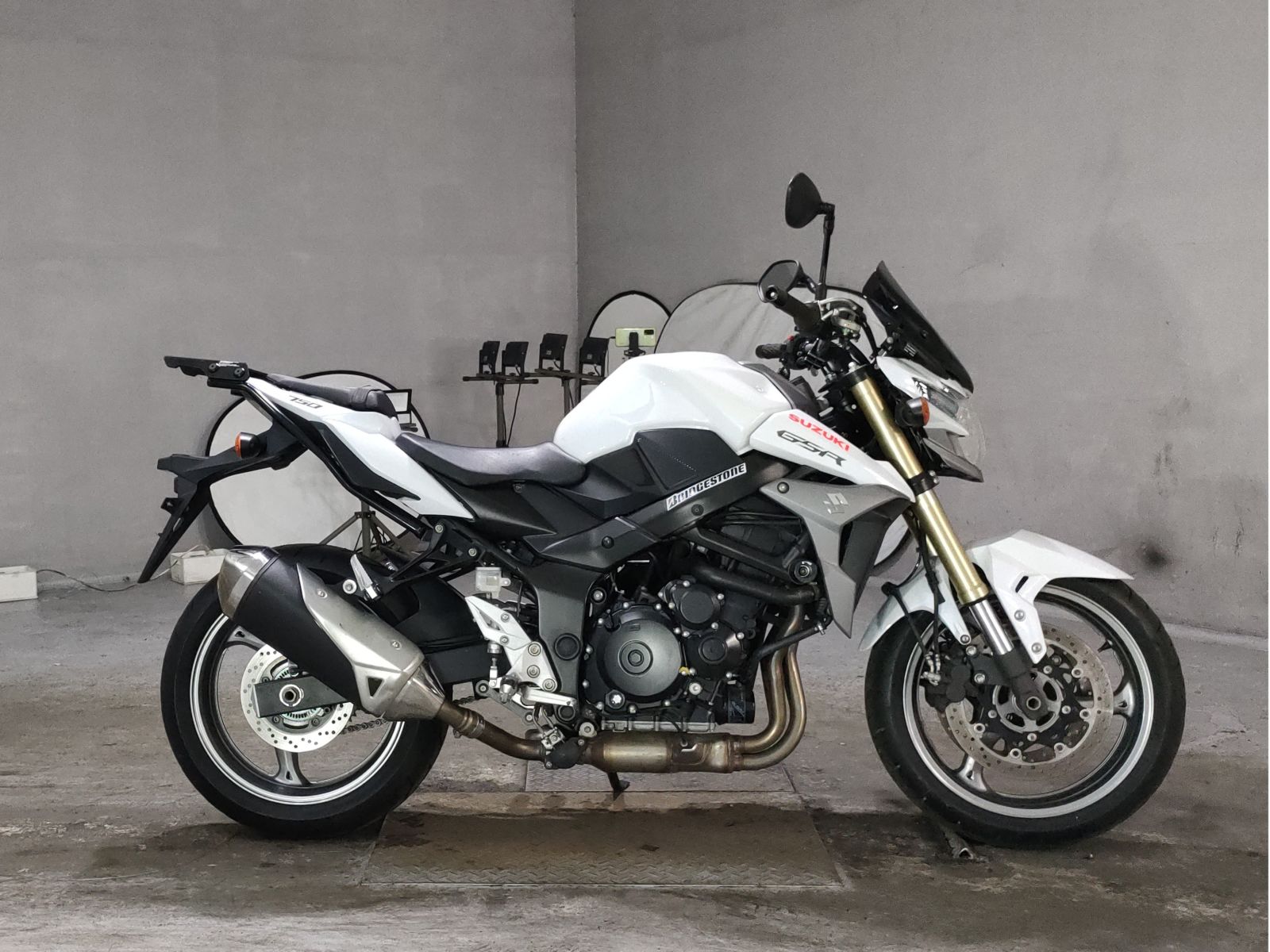 Suzuki GSR750