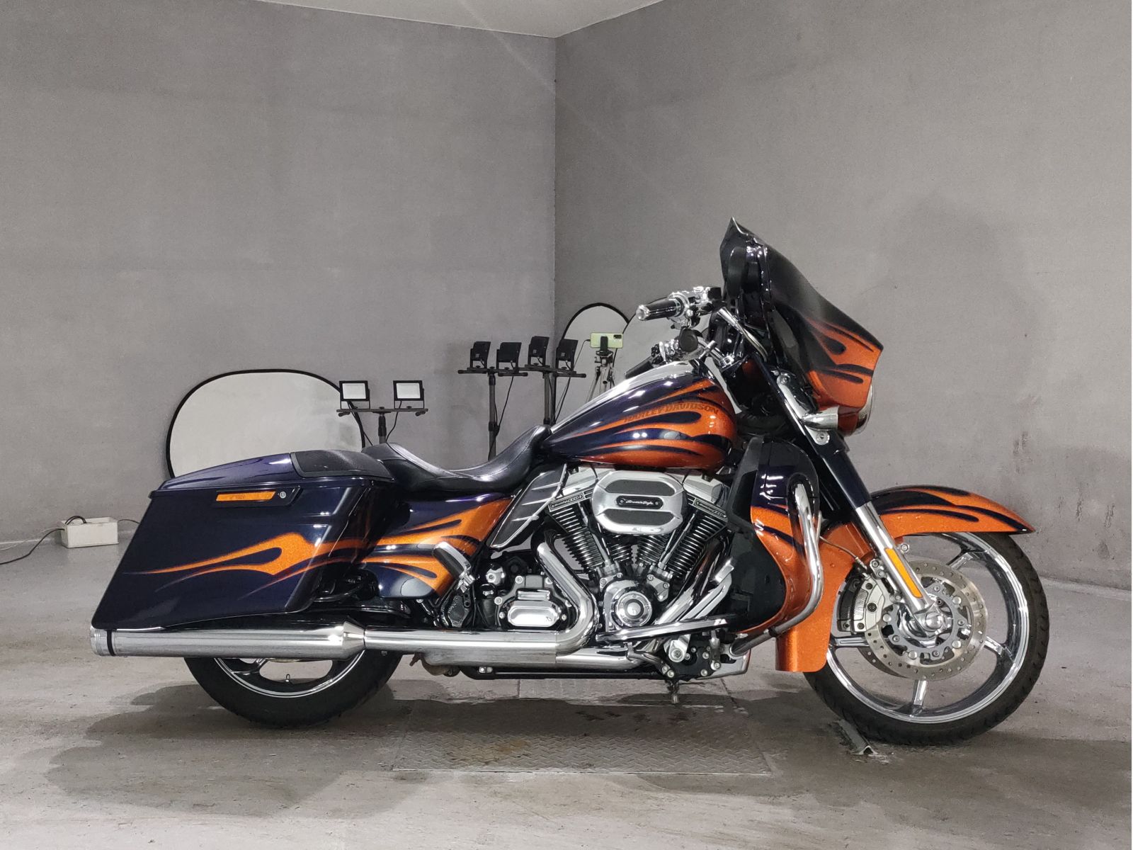 Harley-Davidson CVO Street Glide FLHXSE1800