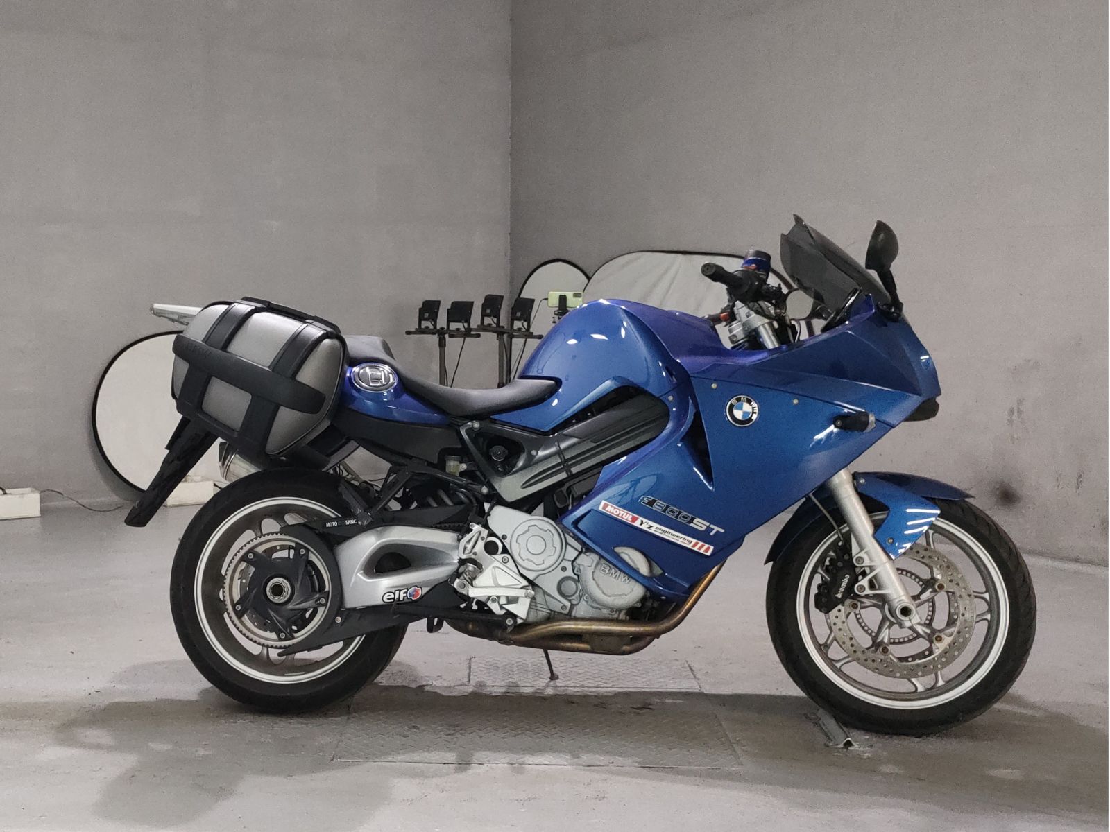 BMW F800ST